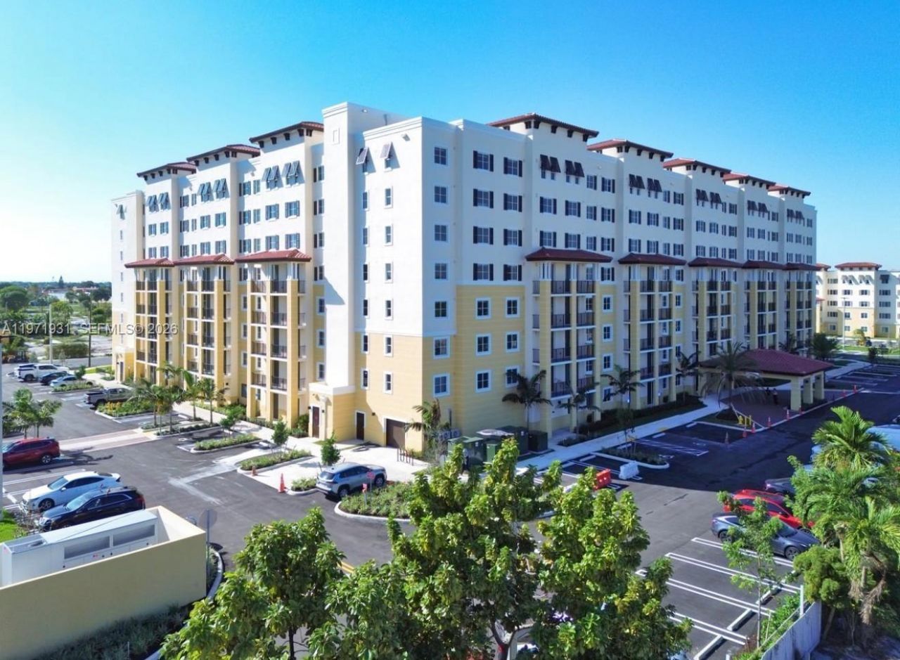 11239 NW 4th Ter, Unit 132, Sweetwater, FL 33172 Photo