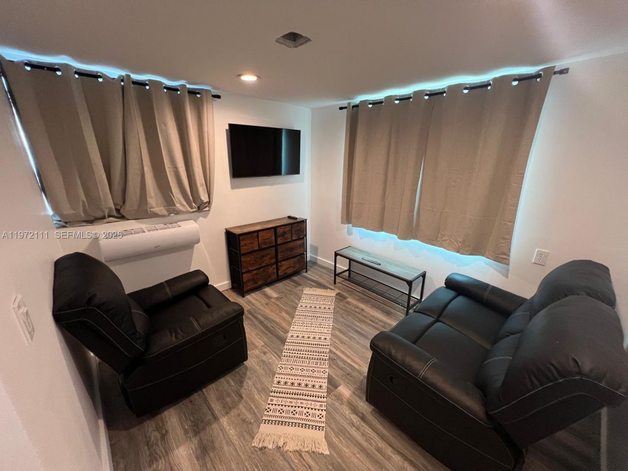 1430 NE 149th St, Miami, FL 33161 Photo