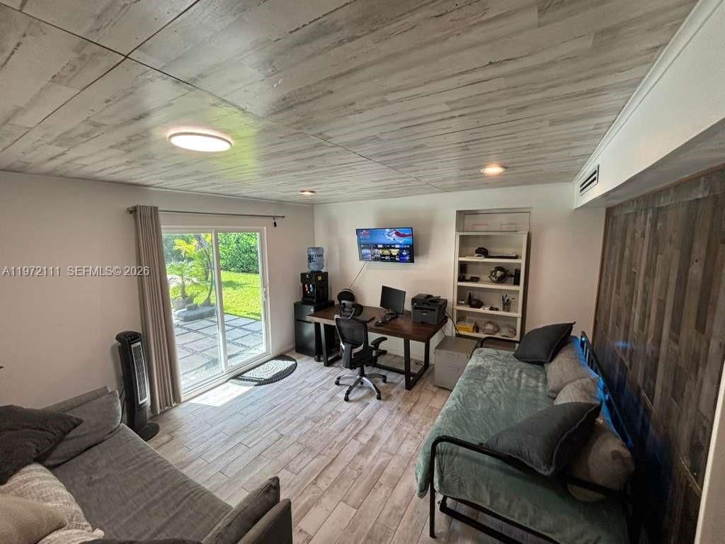 1430 NE 149th St, Miami, FL 33161 Photo