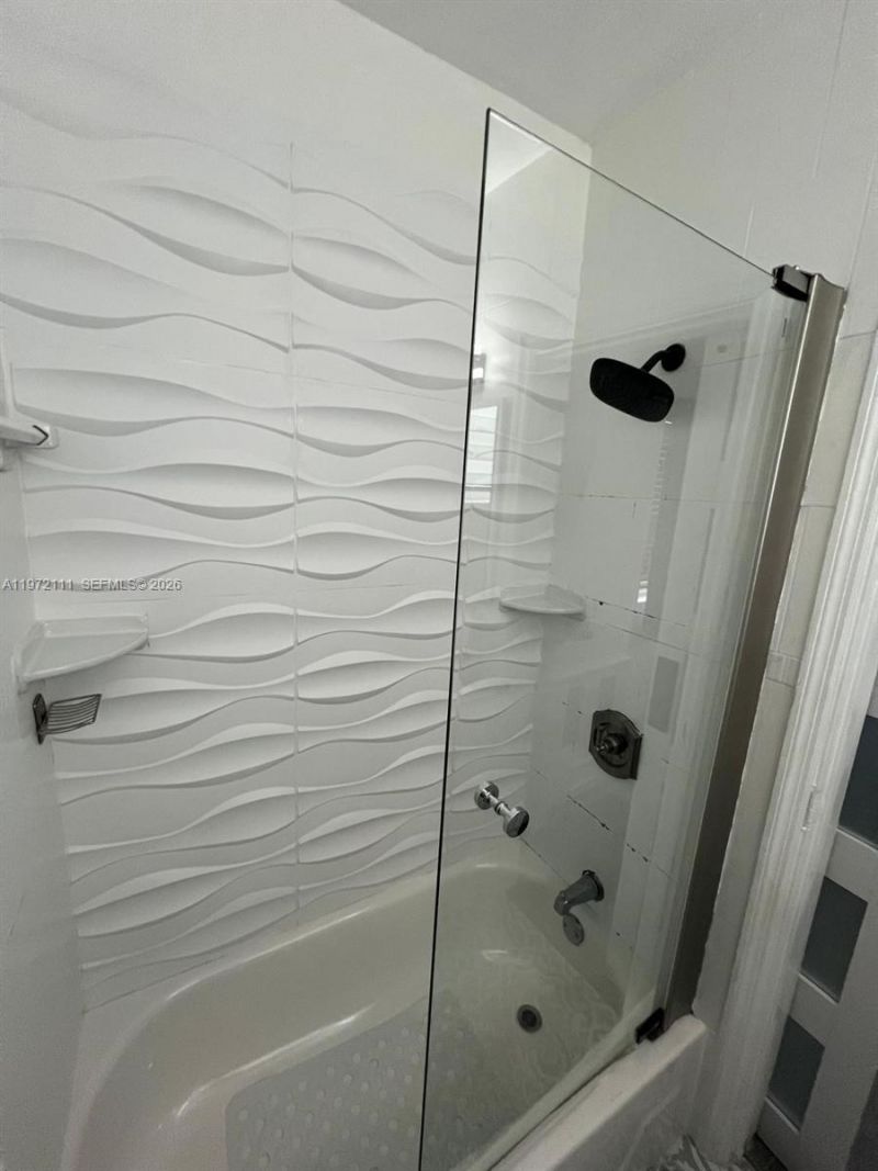 1430 NE 149th St, Miami, FL 33161 Photo