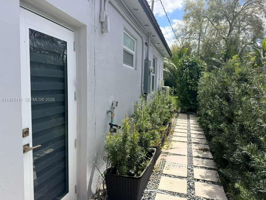 1430 NE 149th St, Miami, FL 33161 Photo