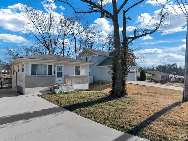 638 Conover Lane, St Louis, MO 63126