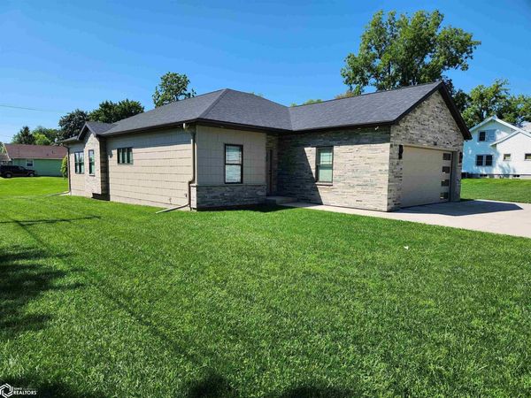 506 E Liberty Street, Montezuma, IA 50171