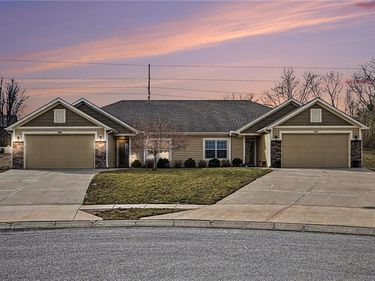 205 Ashmont Drive, Smithville, MO 64089