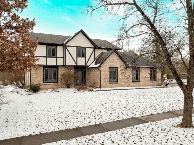 1603 Chippewa Court, Grove City, OH 43123 Photo 2