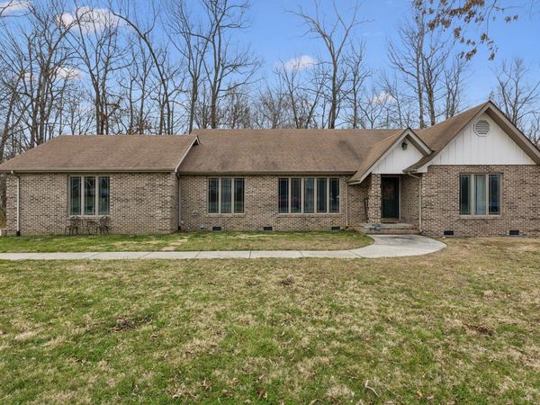 203 Woodson Dr, Tullahoma, TN 37388