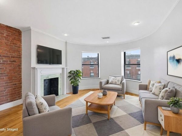 111 Gainsborough Street, Unit 404, Boston, MA 02115