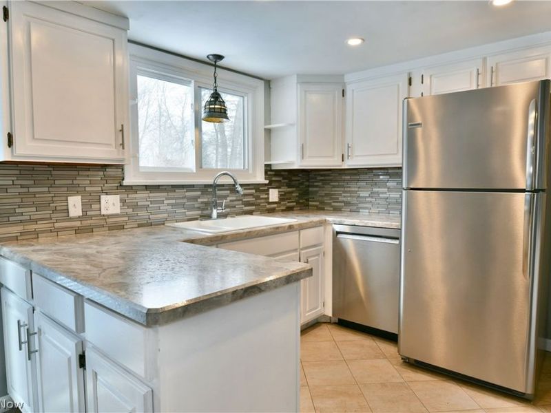 889 Edenridge Drive, Youngstown, OH 44512 Photo 13