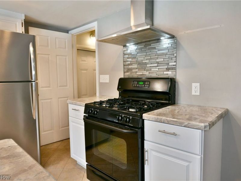 889 Edenridge Drive, Youngstown, OH 44512 Photo 14