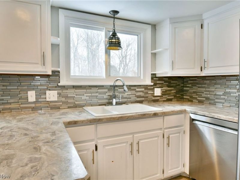 889 Edenridge Drive, Youngstown, OH 44512 Photo 15