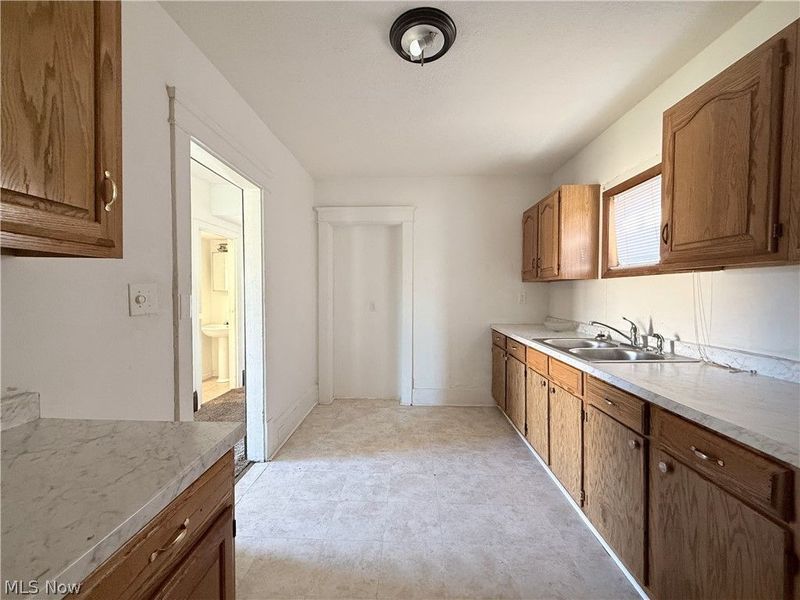 1433 Kenmore Boulevard, Unit 1, Akron, OH 44314 Photo 14