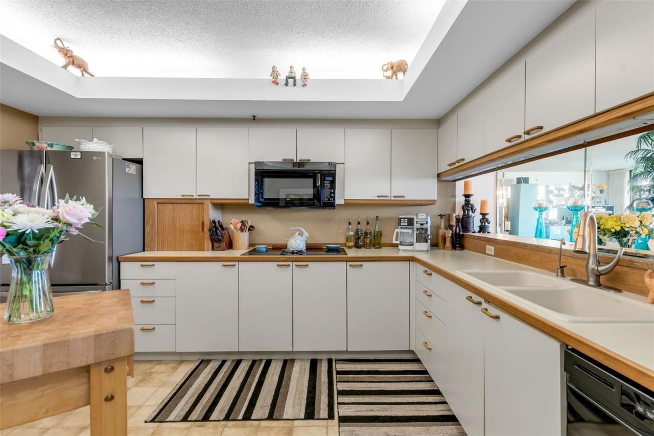 2110 Harbourside Drive , Unit 523, Longboat Key, FL 34228 Photo