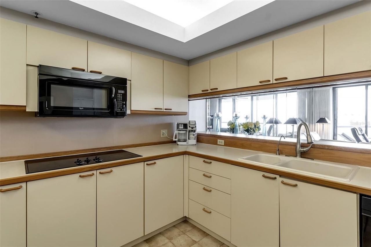 2110 Harbourside Drive, Unit 523, Longboat Key, FL 34228 Photo