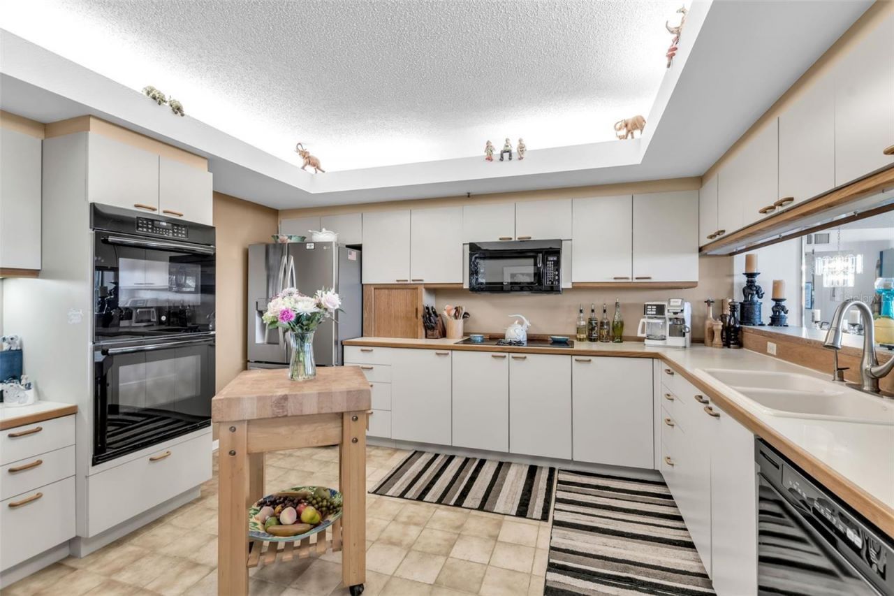 2110 Harbourside Drive , Unit 523, Longboat Key, FL 34228 Photo