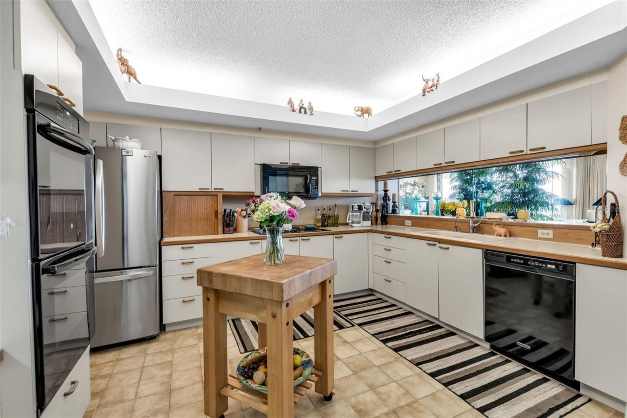 2110 Harbourside Drive , Unit 523, Longboat Key, FL 34228 Photo