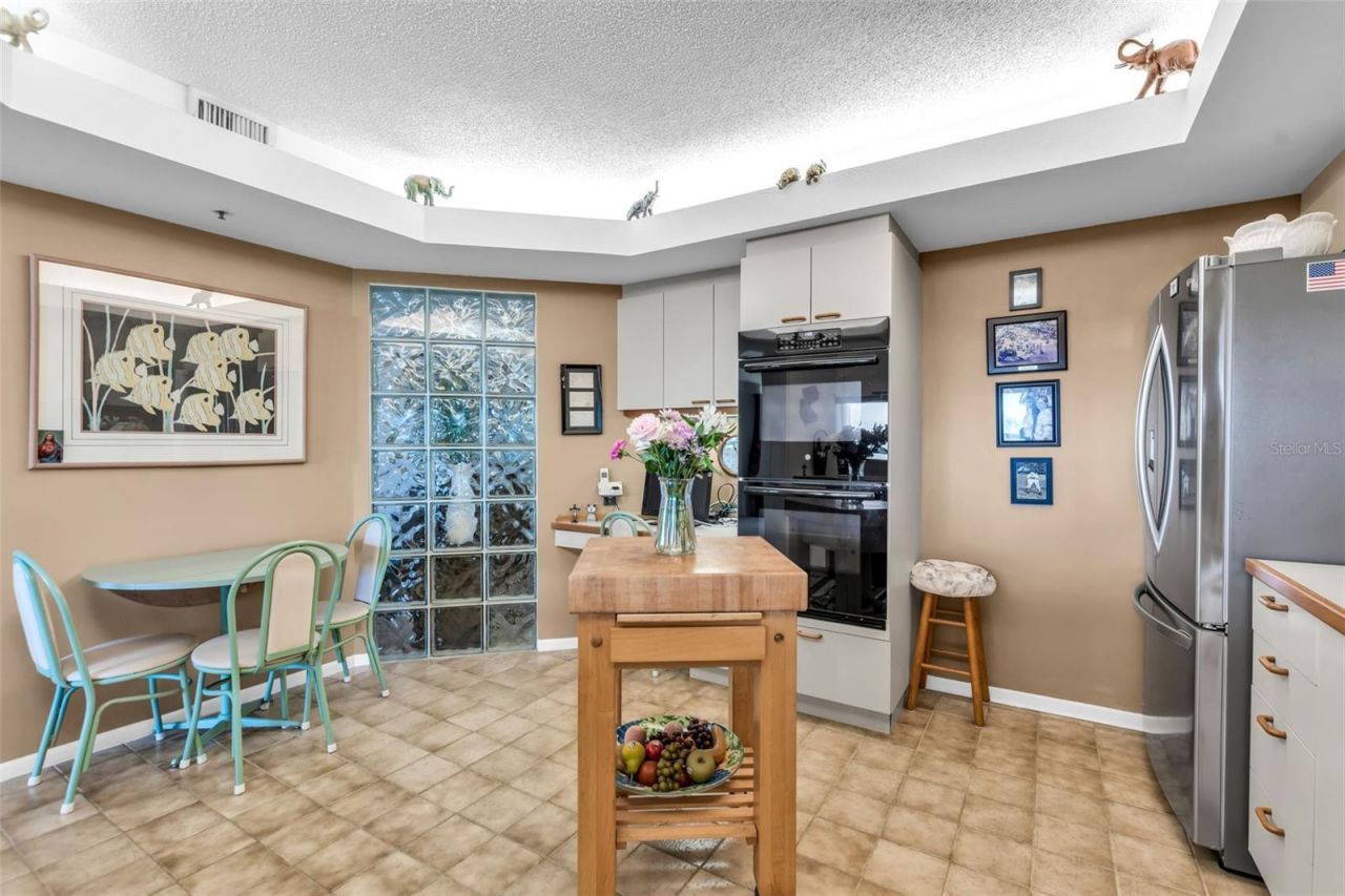 2110 Harbourside Drive , Unit 523, Longboat Key, FL 34228 Photo