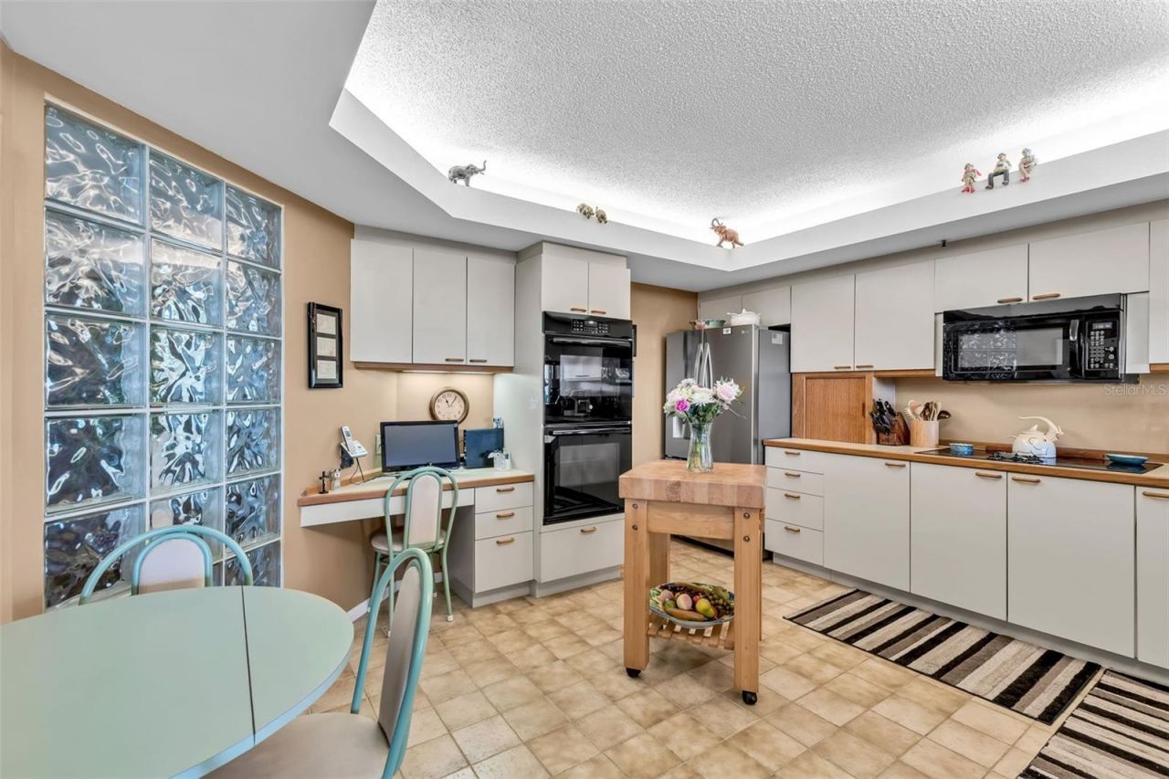 2110 Harbourside Drive , Unit 523, Longboat Key, FL 34228 Photo