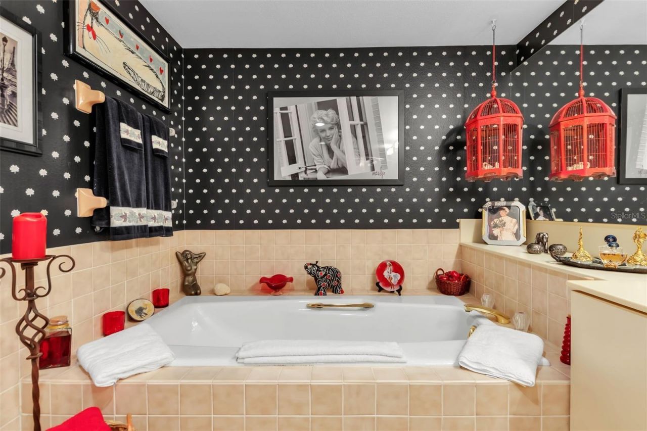 2110 Harbourside Drive , Unit 523, Longboat Key, FL 34228 Photo