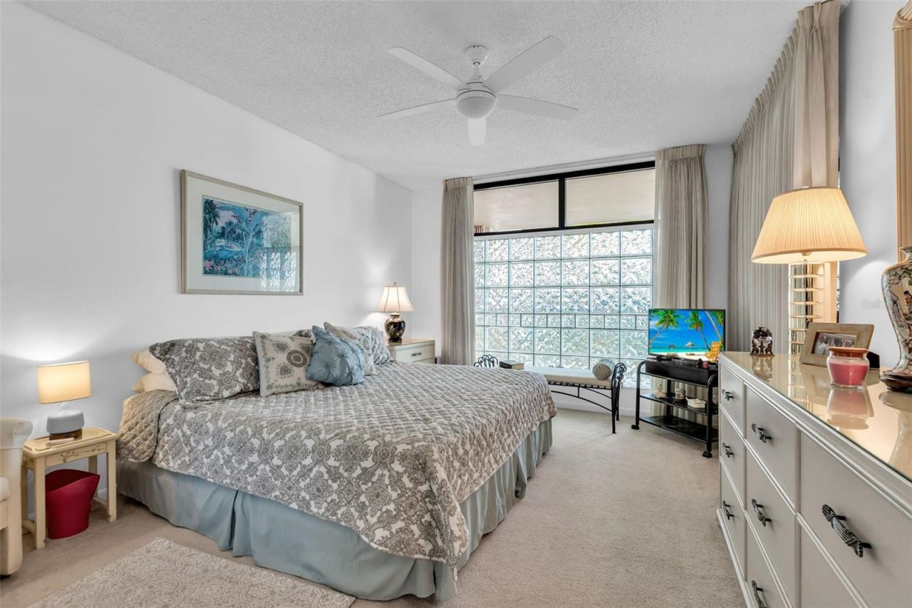 2110 Harbourside Drive , Unit 523, Longboat Key, FL 34228 Photo