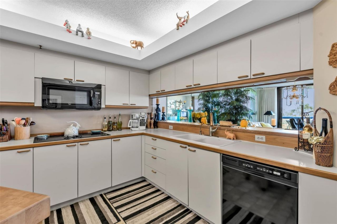 2110 Harbourside Drive , Unit 523, Longboat Key, FL 34228 Photo