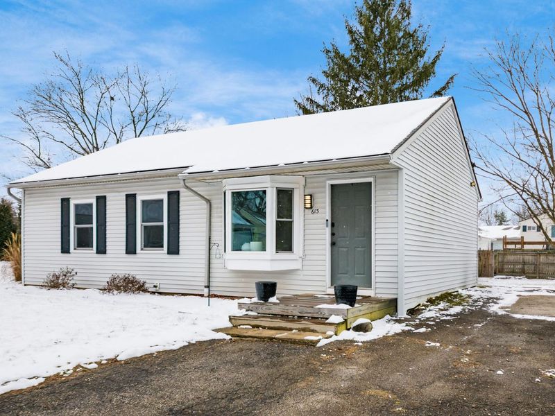 613 Mistletoe Street, Columbus, OH 43230 Photo 1