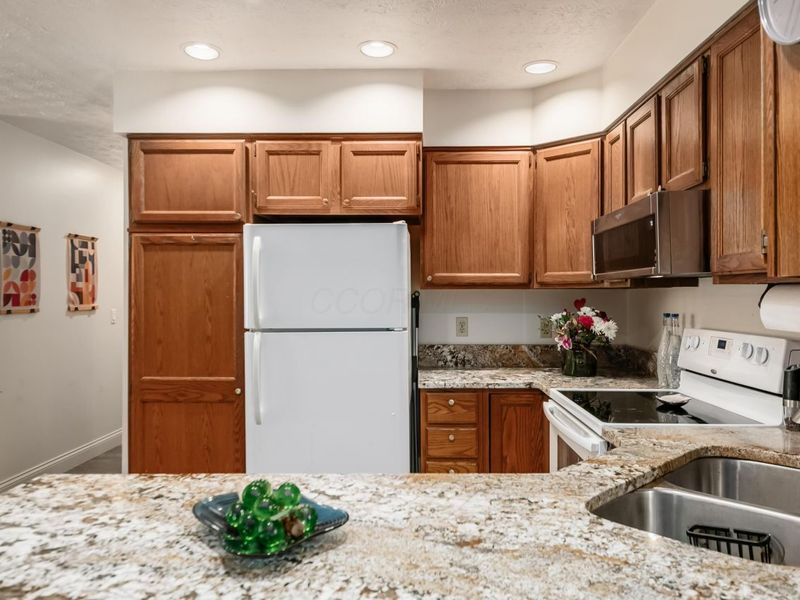 613 Mistletoe Street, Columbus, OH 43230 Photo 10