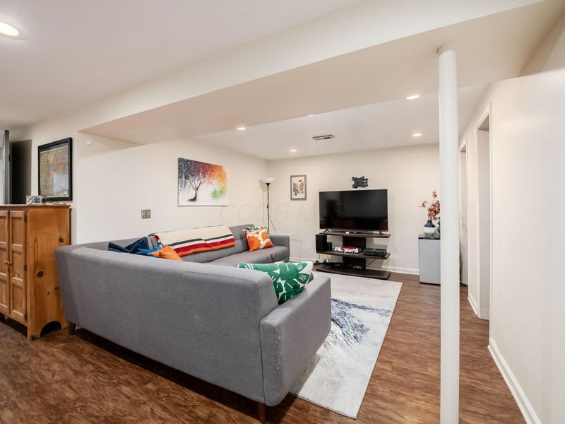 613 Mistletoe Street, Columbus, OH 43230 Photo 11