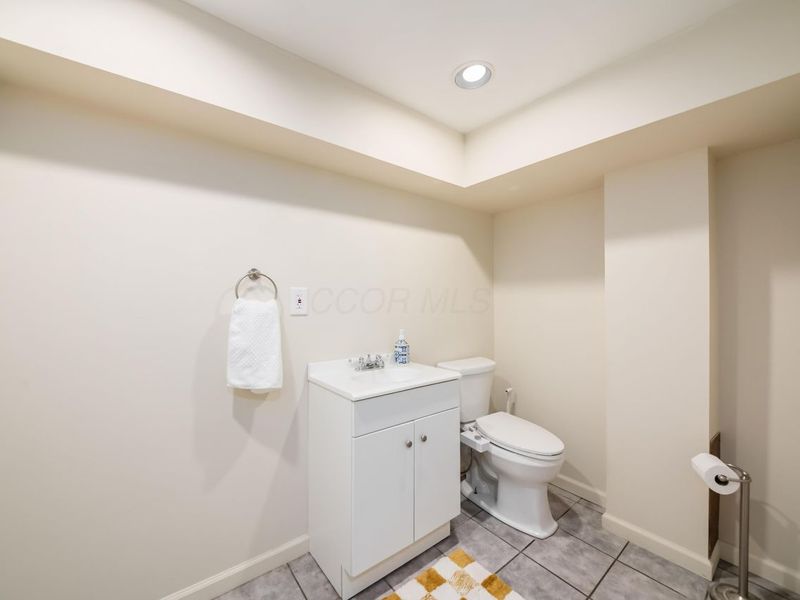 613 Mistletoe Street, Columbus, OH 43230 Photo 25