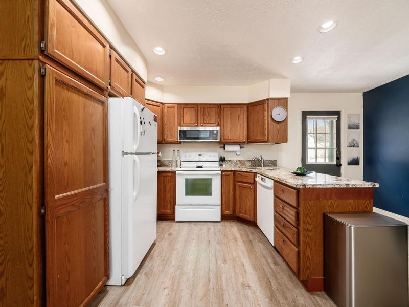 613 Mistletoe Street, Columbus, OH 43230 Photo 8