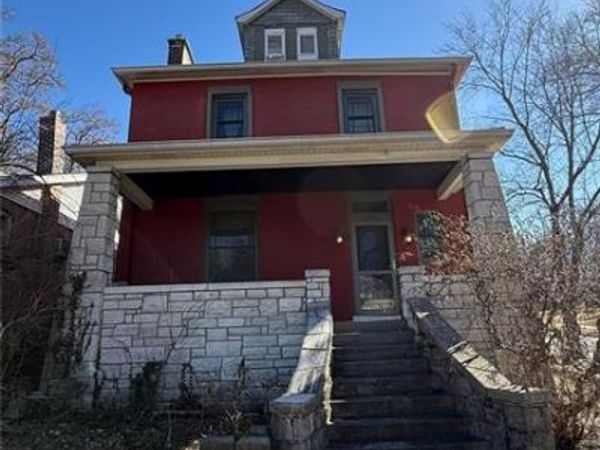 7396 Arlington Drive, St Louis, MO 63117