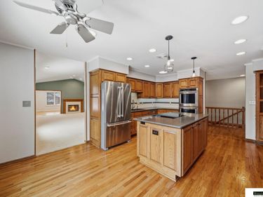 6707 Flint Ridge Road, Lincoln, NE 68506