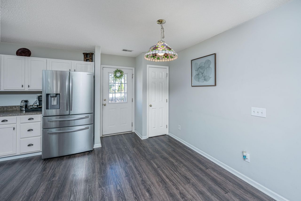 220 Wildberry Lane Photo 11