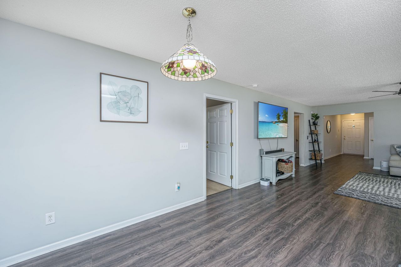 220 Wildberry Lane Photo 13