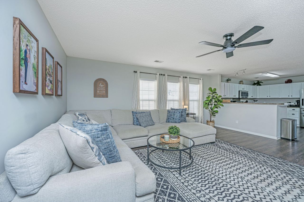 220 Wildberry Lane Photo 4