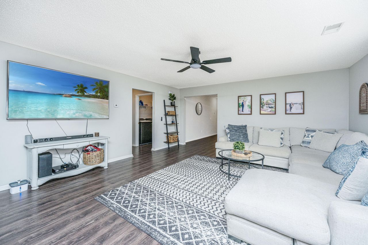 220 Wildberry Lane Photo 7