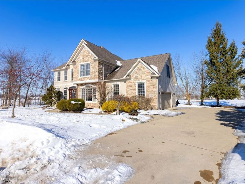 34348 Crown Colony Drive, Avon, OH 44011 Photo 2