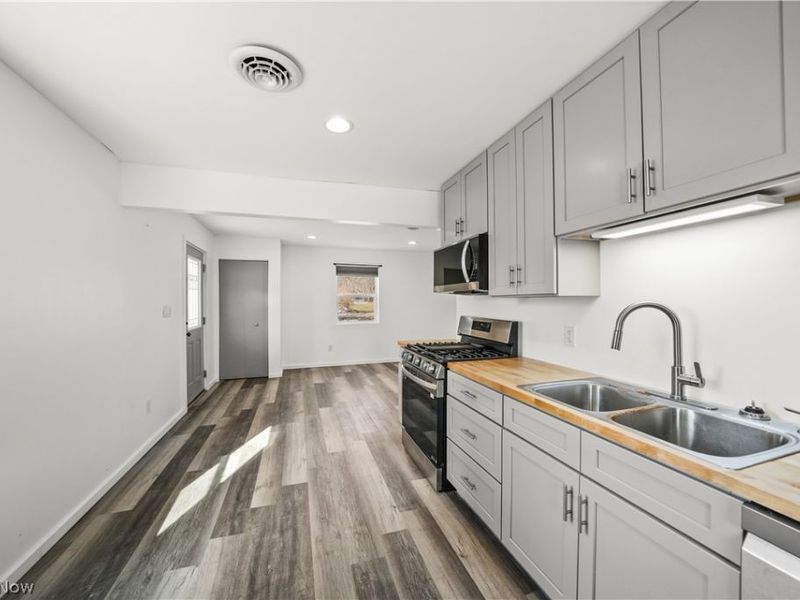 414 Maple Drive, Newton Falls, OH 44444 Photo 24