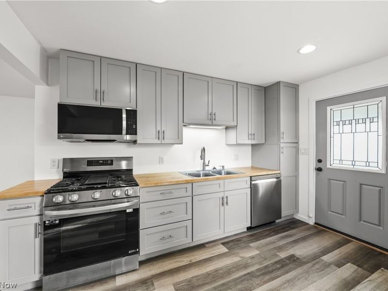 414 Maple Drive, Newton Falls, OH 44444 Photo 25