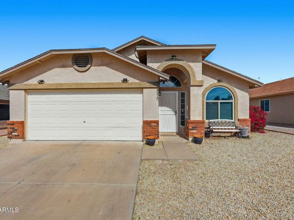 8820 E Dartmouth Street, Mesa, AZ 85207