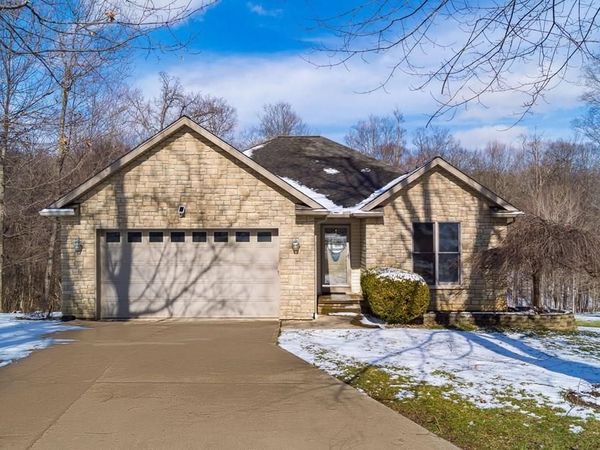 66 Valley Court, Howard, OH 43028