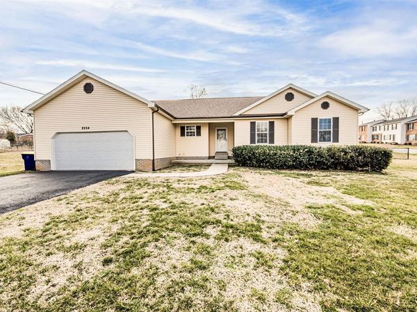 2524 Stonebridge Lane, Bowling Green, KY 42101