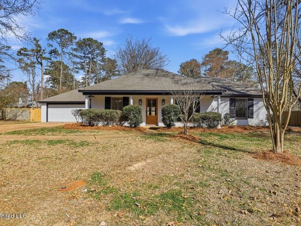 324 Autumn Crest Drive, Ridgeland, MS 39157