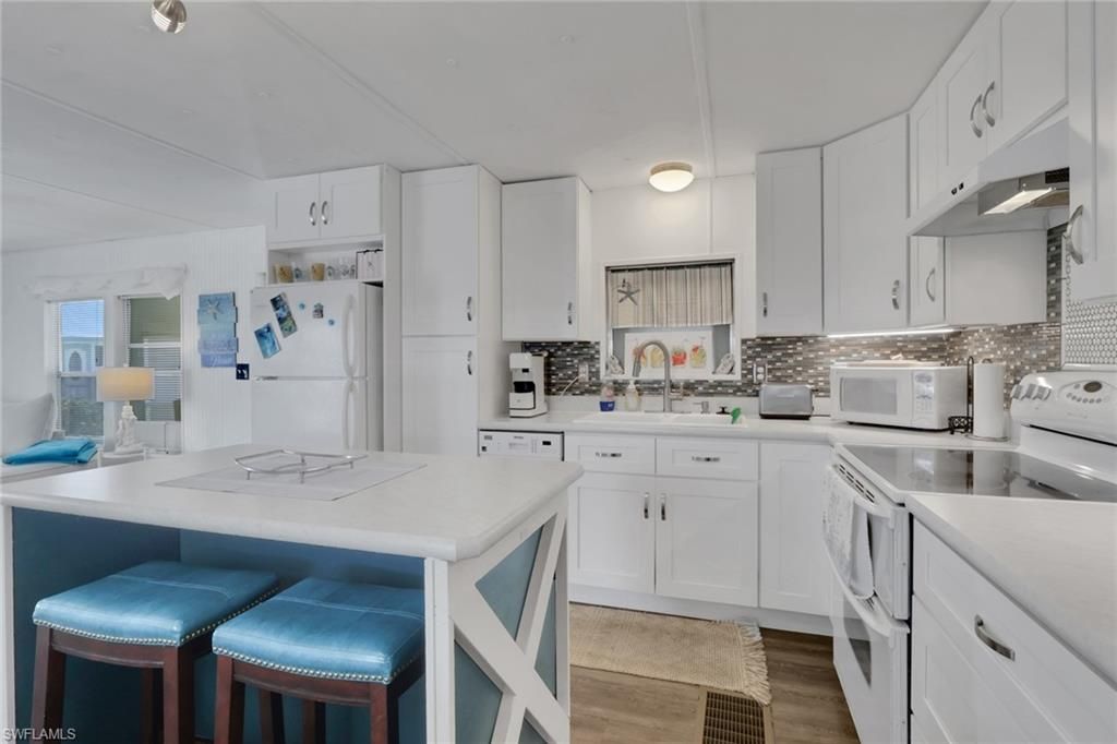 143 Moorhead Mnr, Unit 143, Naples, FL 34112 Photo