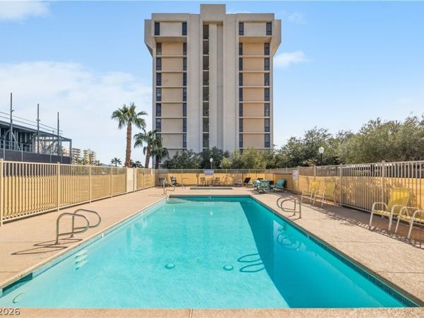 3930 University Center Drive, Unit 809, Las Vegas, NV 89119