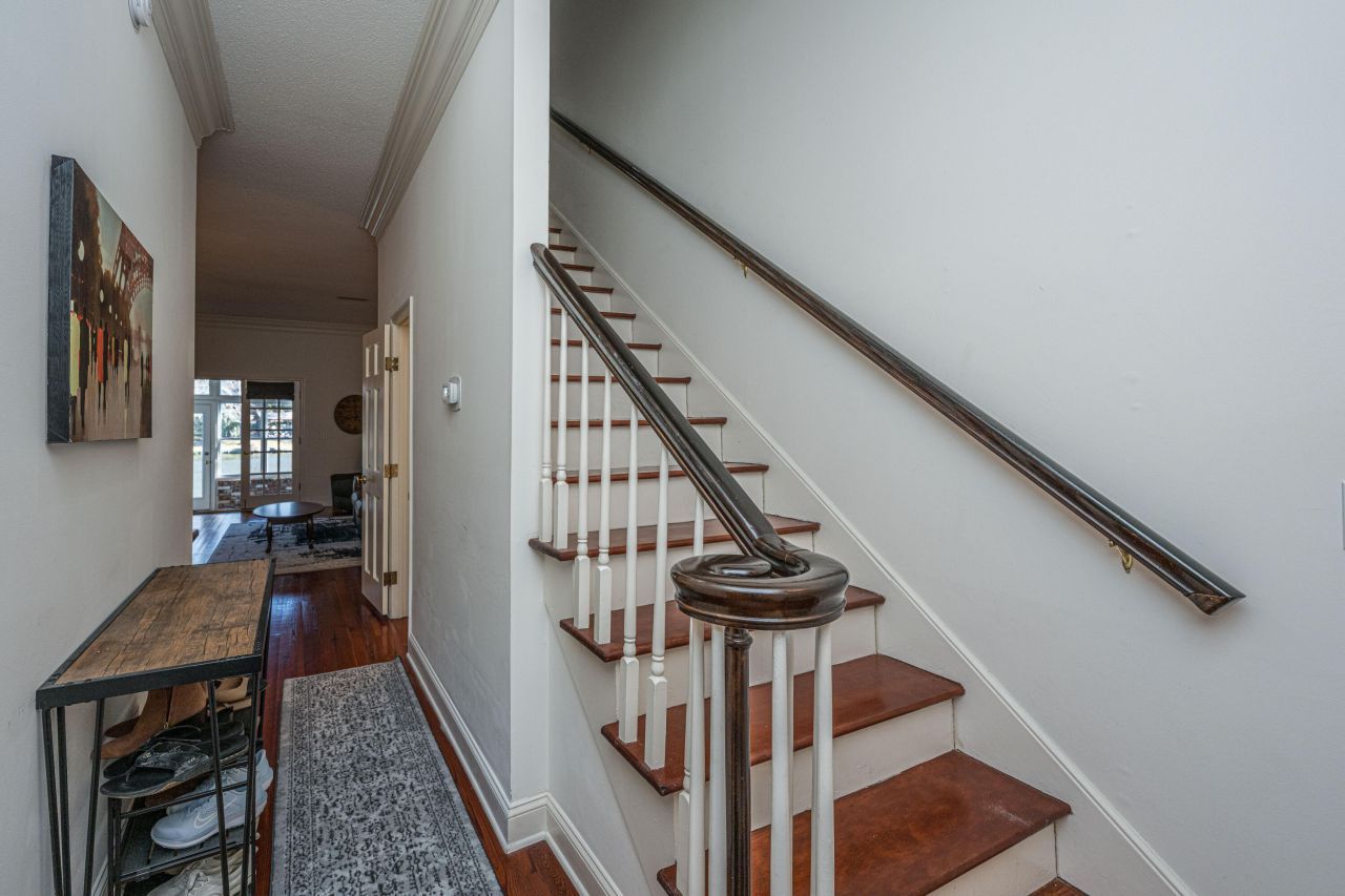 205 Woodlake Drive Photo 10