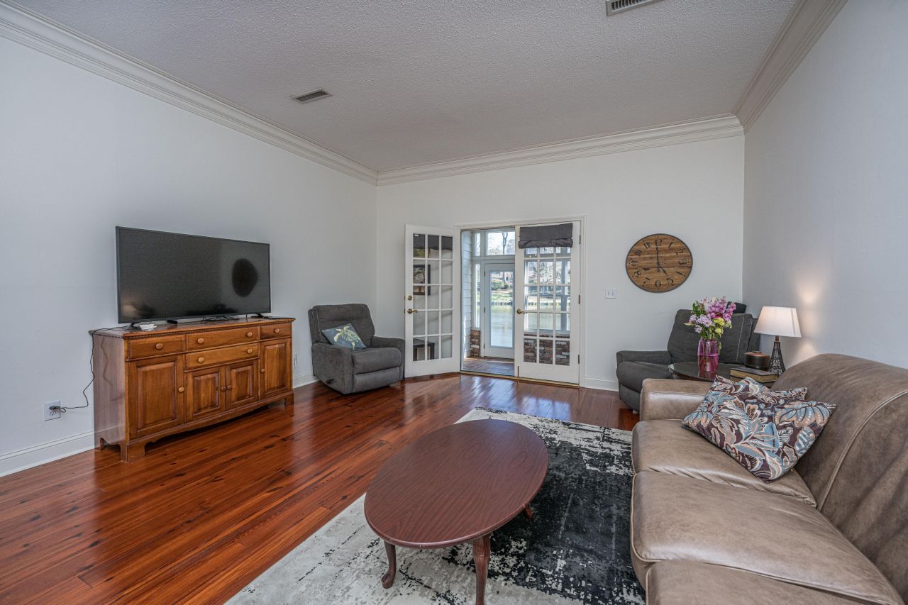 205 Woodlake Drive Photo 13