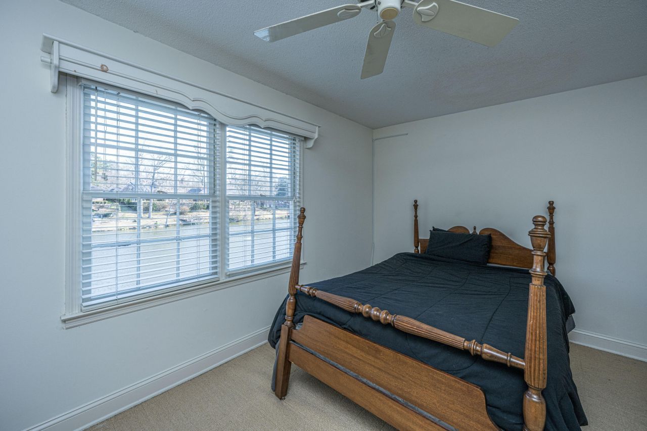 205 Woodlake Drive Photo 22