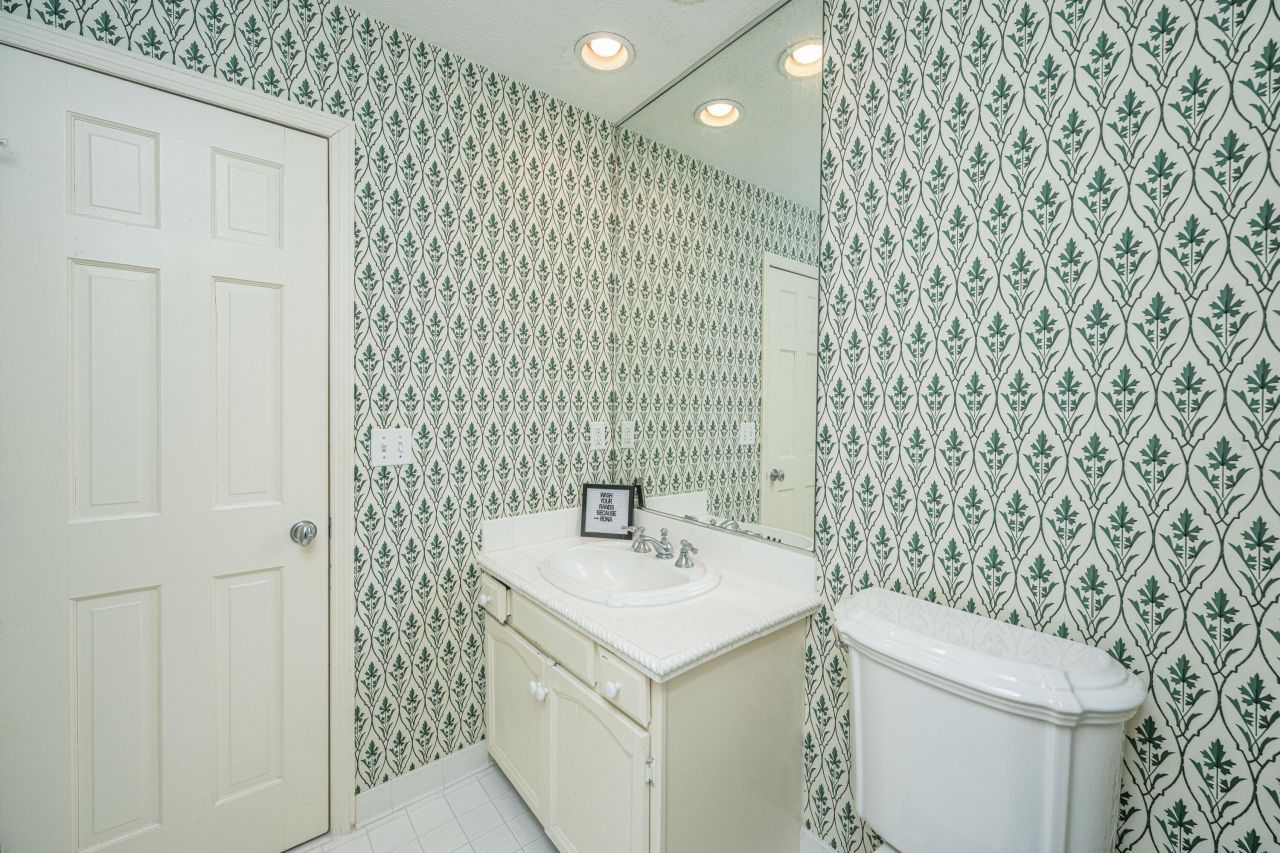 205 Woodlake Drive Photo 25