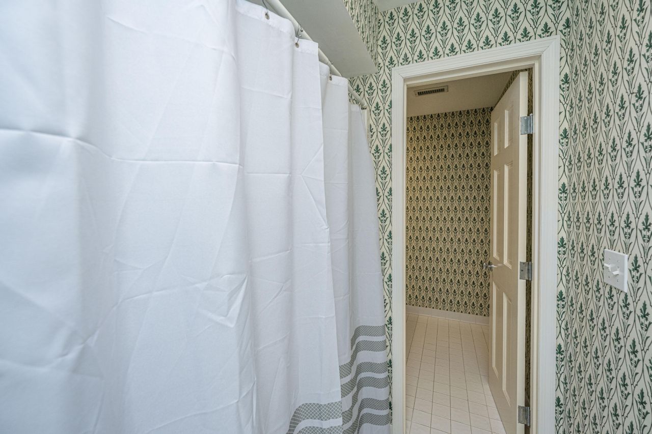 205 Woodlake Drive Photo 26