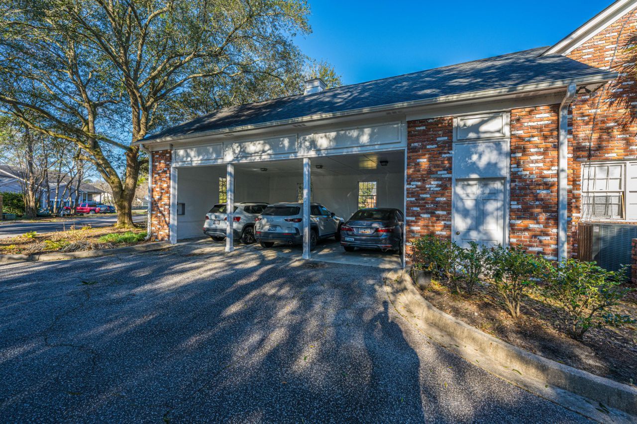 205 Woodlake Drive Photo 32